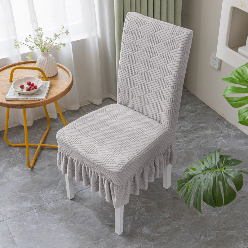 The stool cover is stretchable, non-slip, and abrasion-resistant.