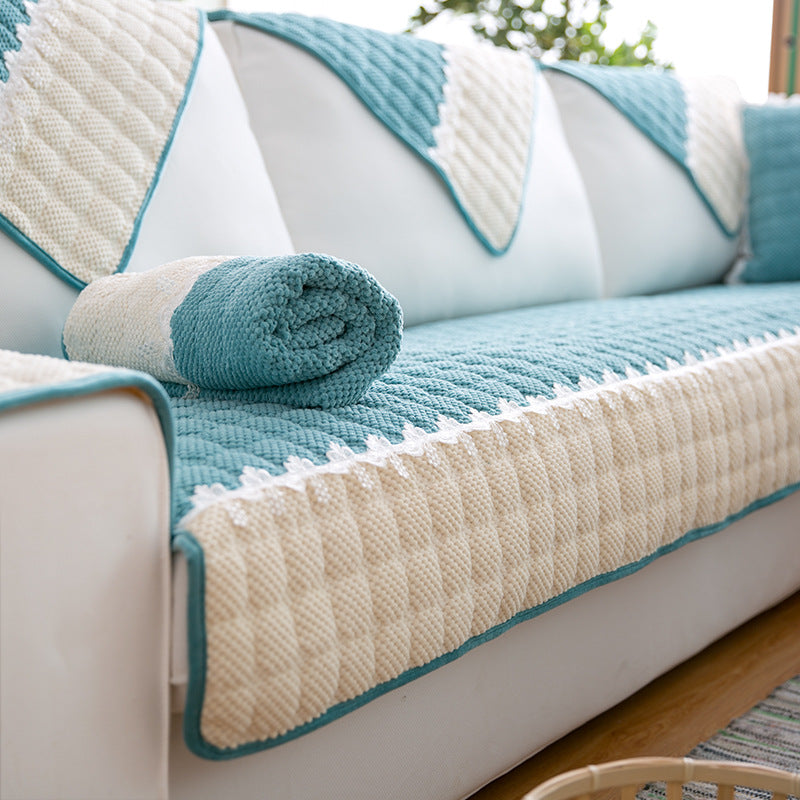Luxury sofa cushions suitable for all four seasons.
