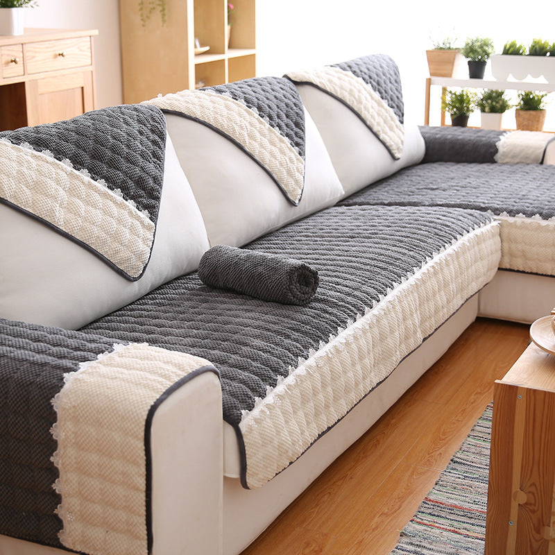 Luxury sofa cushions suitable for all four seasons.