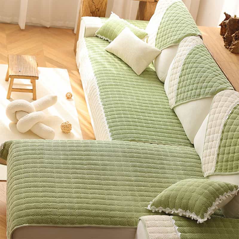 Luxury sofa cushions suitable for all four seasons.