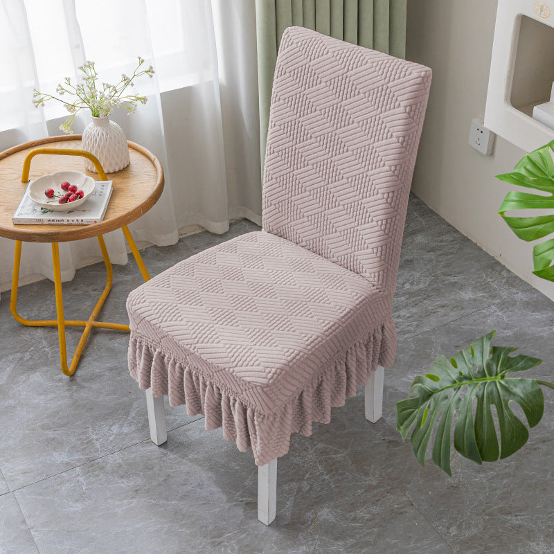 The stool cover is stretchable, non-slip, and abrasion-resistant.